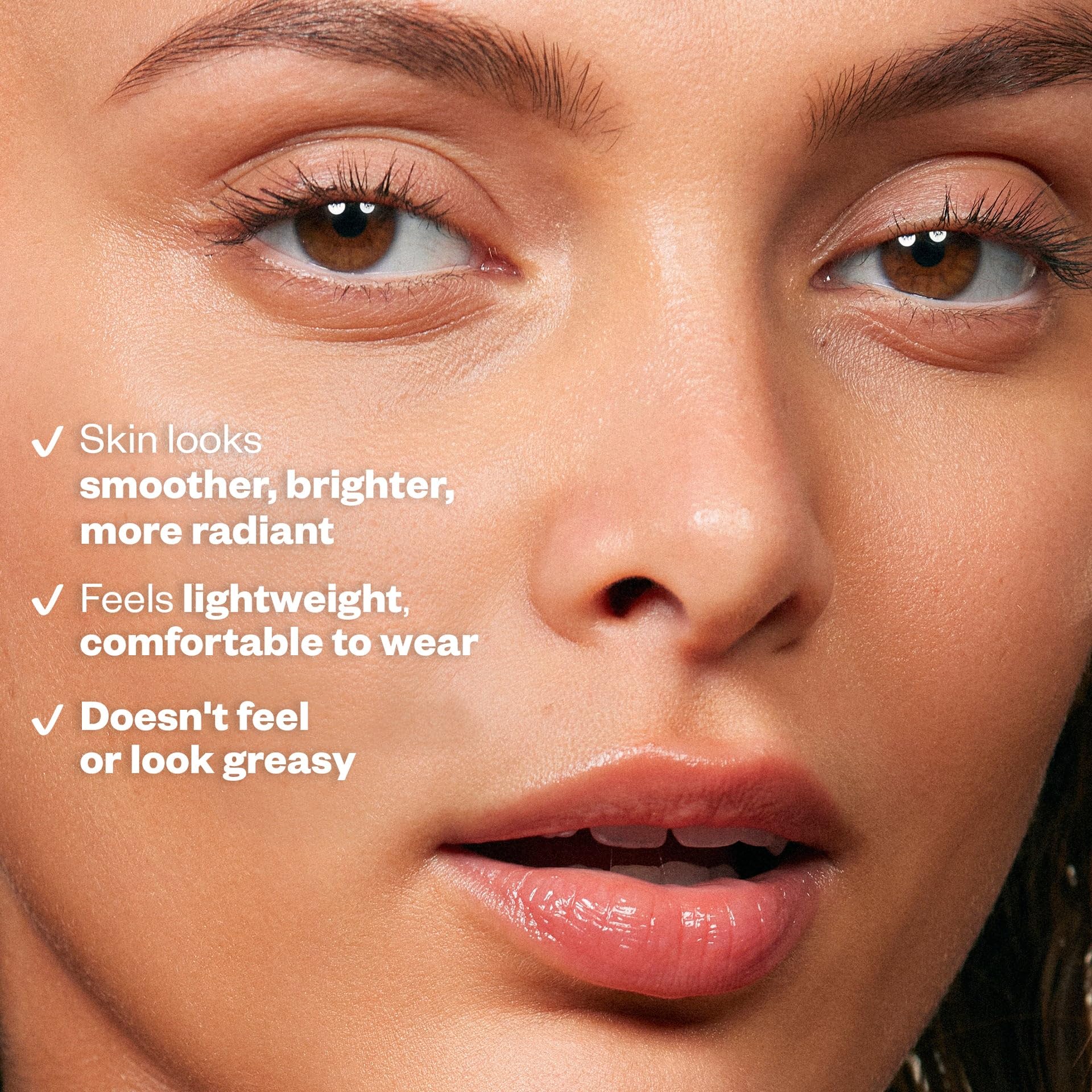 Kosas Mini DreamBeam SPF 40 silicone-free base ready for daily wear.