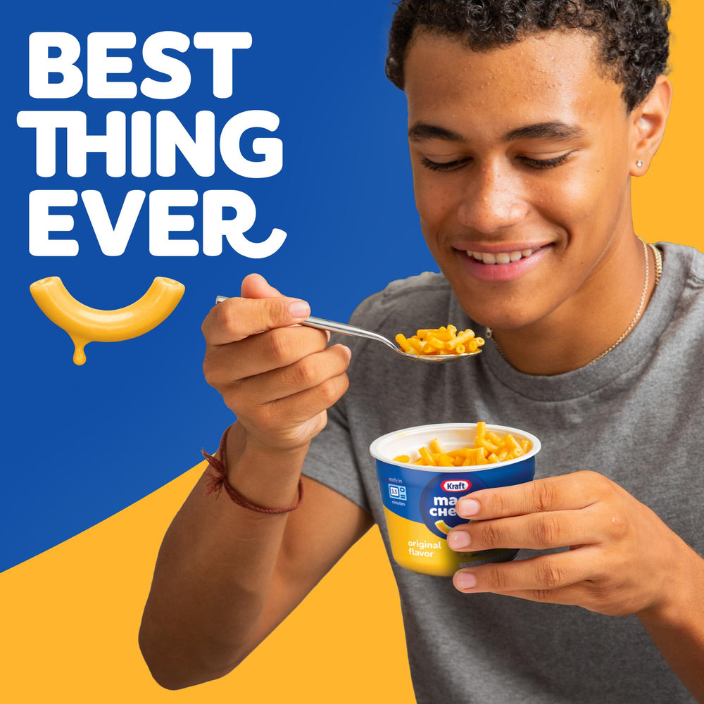 Family enjoying Kraft Mac and Cheese Cups meal together