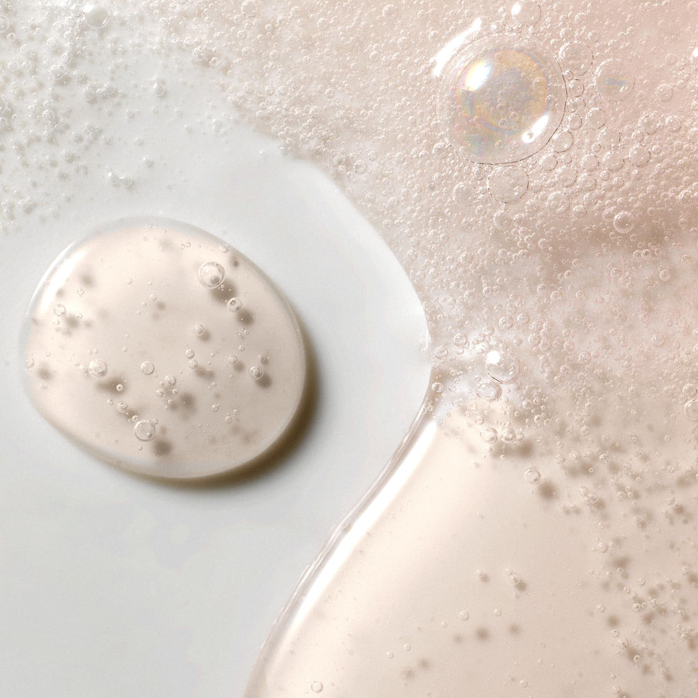 Kristin Ess Detox Shampoo lather demonstrates rich foam