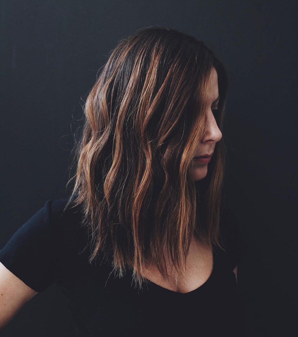 Kristin Ess Dry Shampoo absorbs oil to refresh roots and boost volume.