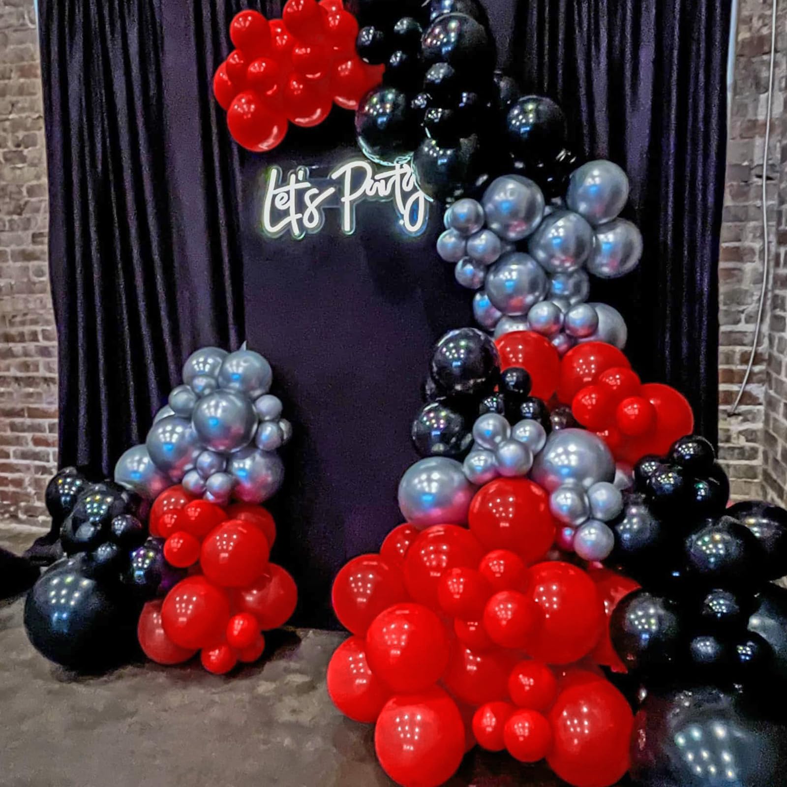 KUULBELA 134-piece red balloon pack ready for party decor