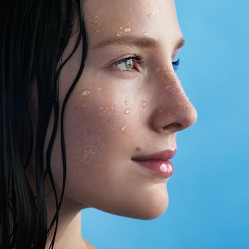 La Roche-Posay selenium antioxidant water bottle provides gentle antioxidant support.
