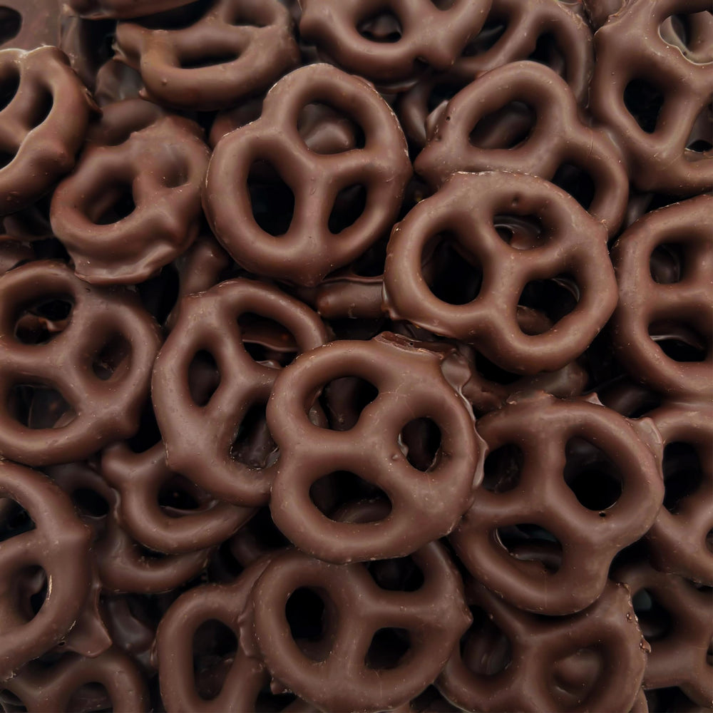 LAETAFOOD dark chocolate covered pretzels: on-the-go snacking with balanced sweet-savory flavor.