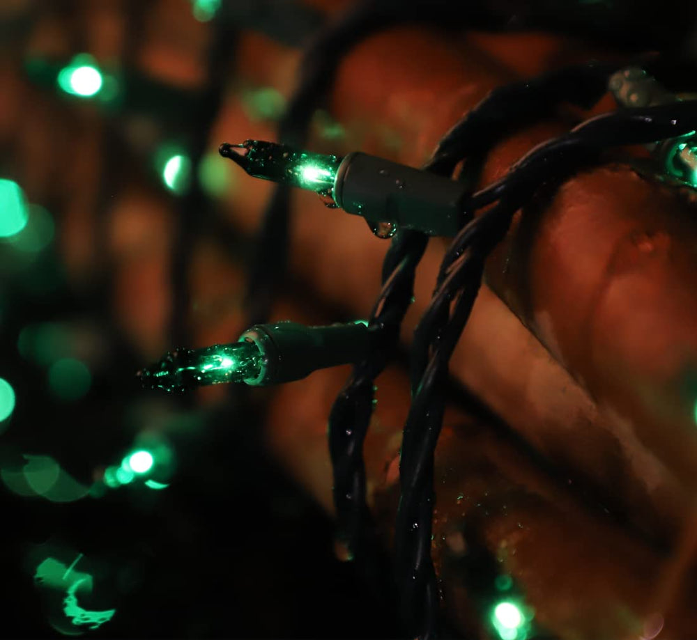 LAMPHOME lights adorn wreaths and trees for holiday scenes.