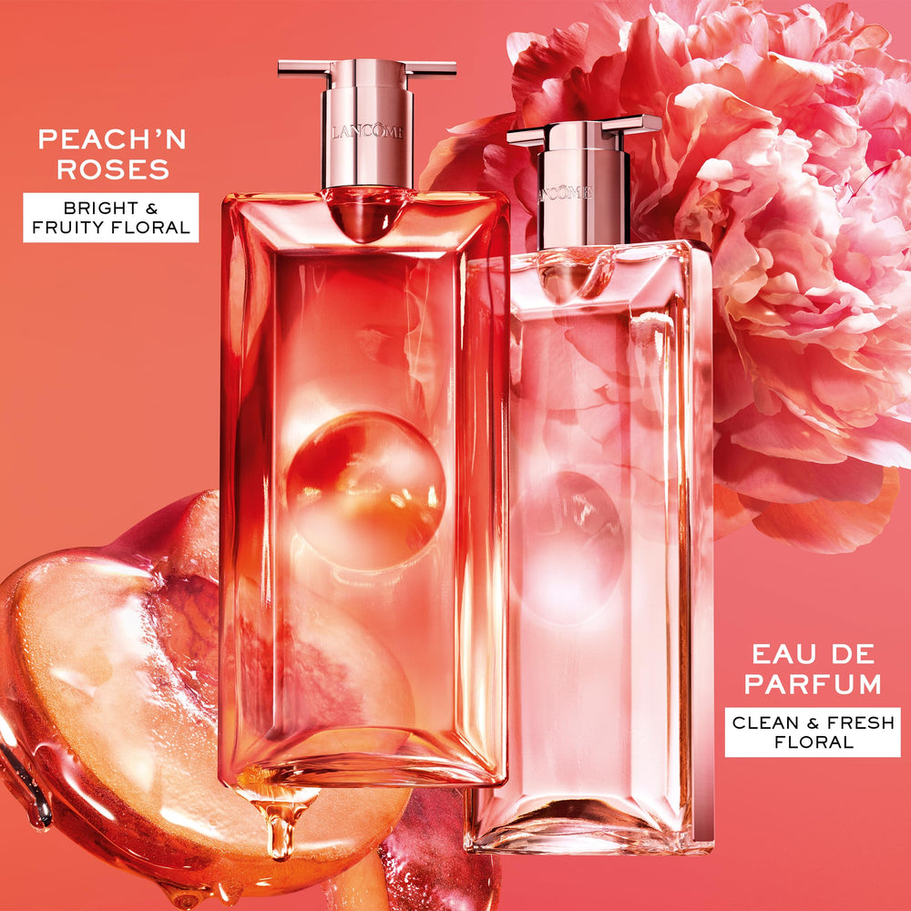 Idôle Peach ‘N Roses rose bloom detail emphasizes velvety rose for a rich, sensual trail.