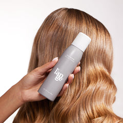 L'ANGE HAIR Style Revival dry shampoo on dark hair leaves no white residue