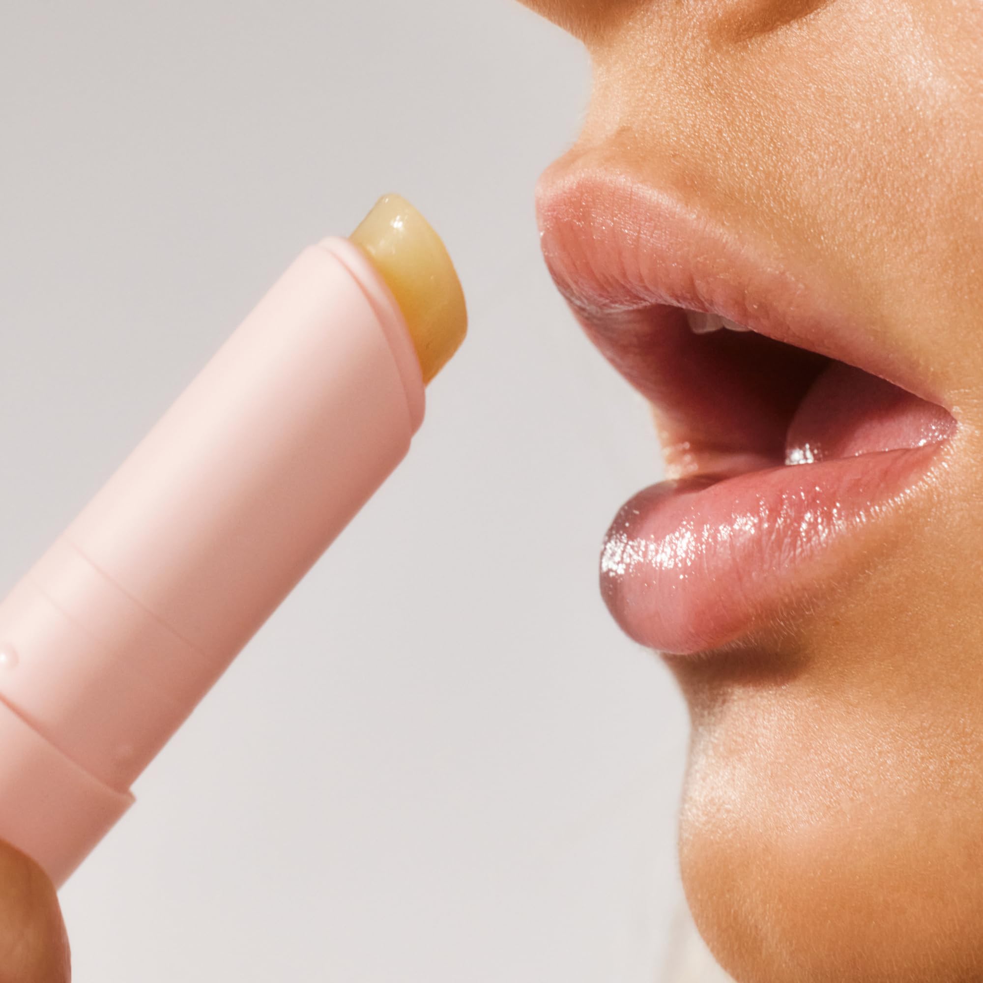 Lanolips Lanostick ingredient focus: castor oil supports skin conditioning.