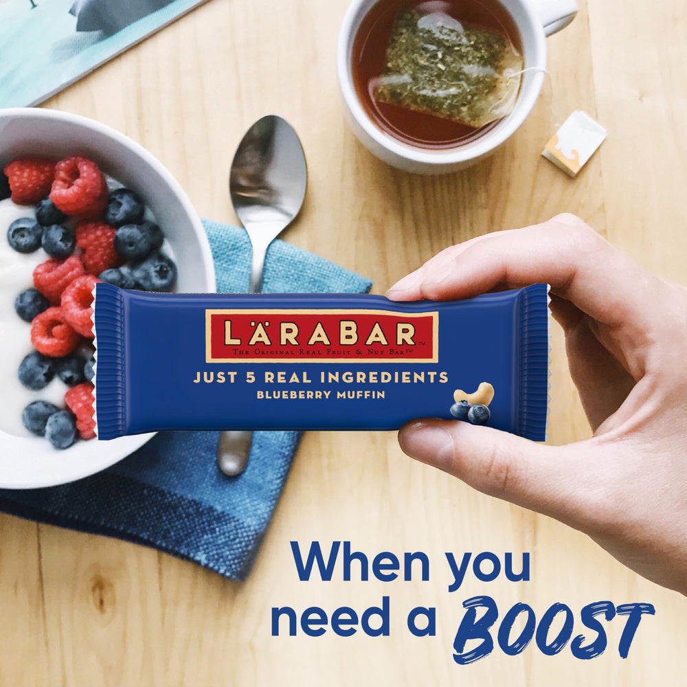 Non-GMO verified badge accompanies LÄRABAR Blueberry Muffin bars.