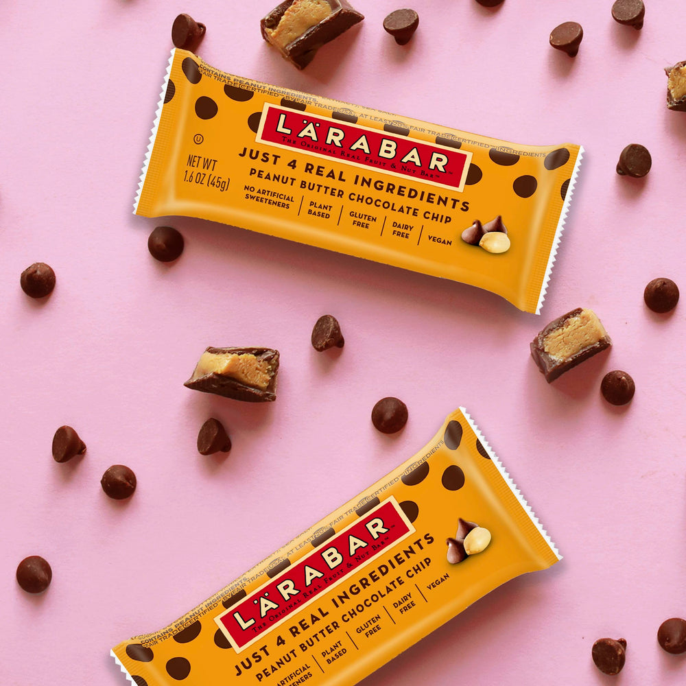 LÄRABAR bar held in hand, ideal for mid-day energy.