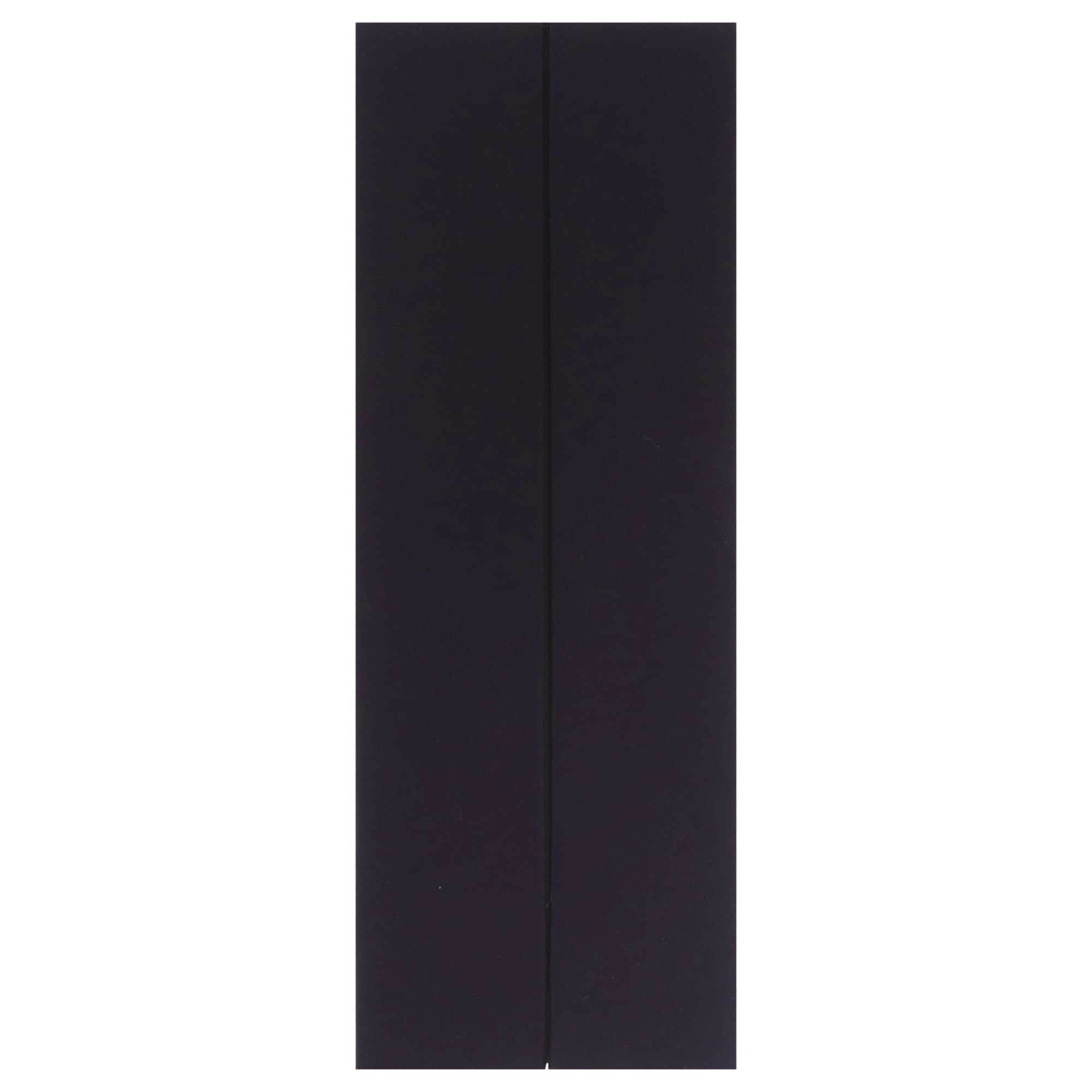 Lattafa Bade'e Al Oud Amethyst spray-action shot, quick-diffusion for on-the-go refreshment.