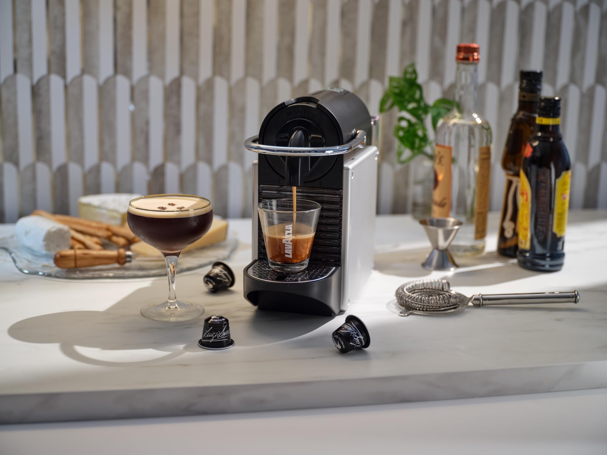 Packaging box for Lavazza Maestro Ristretto ready for gifting or storage.