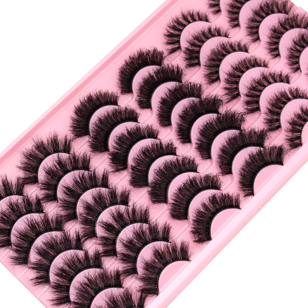 LEAFMOON Wispy Mink Lashes with lightweight, flexible band for comfort.