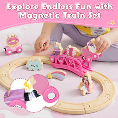 Lehoo Castle train track with storage bag keeps playtime organized and portable.