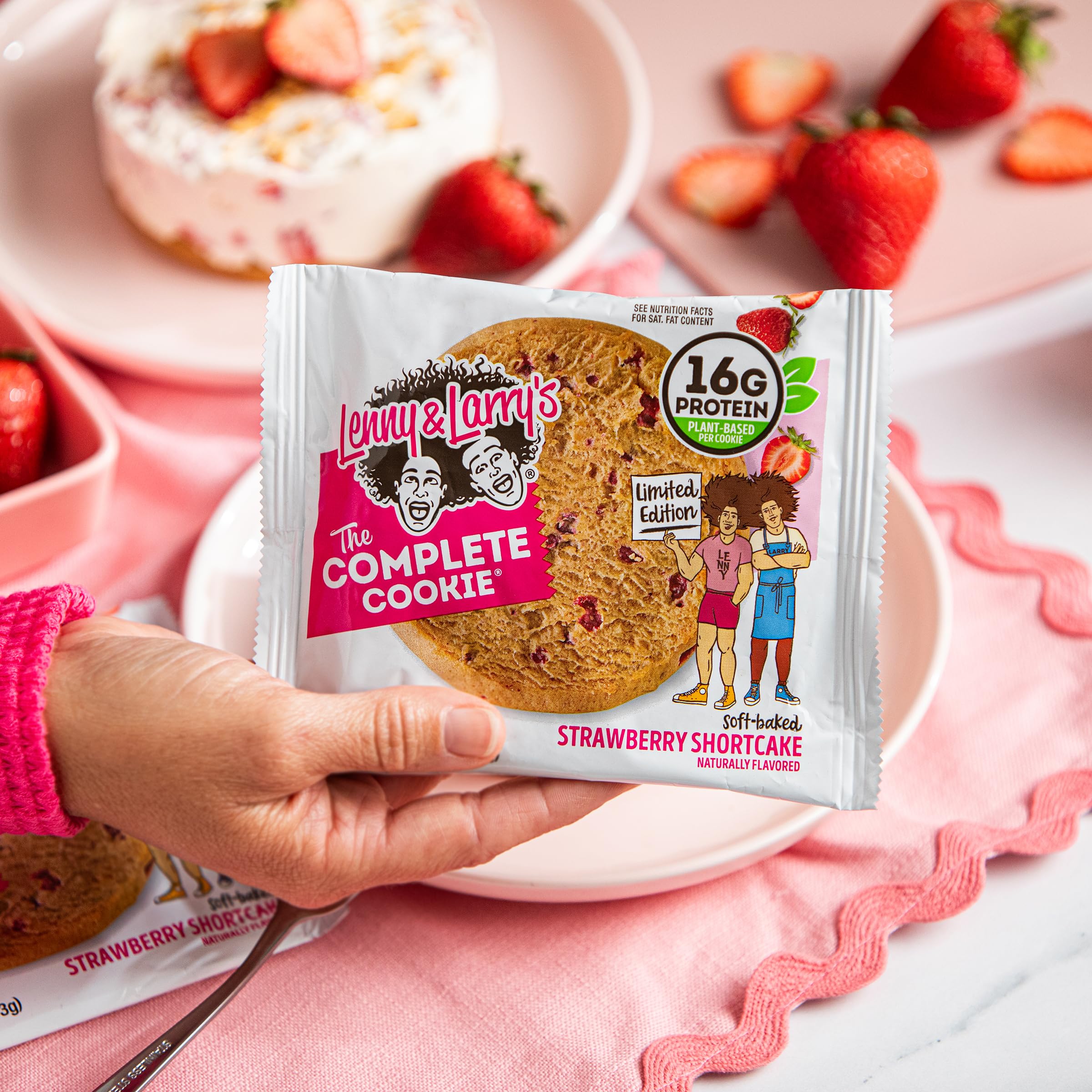 Lenny & Larry's nutrition panel shows 8g protein and 5g fiber per 2oz cookie