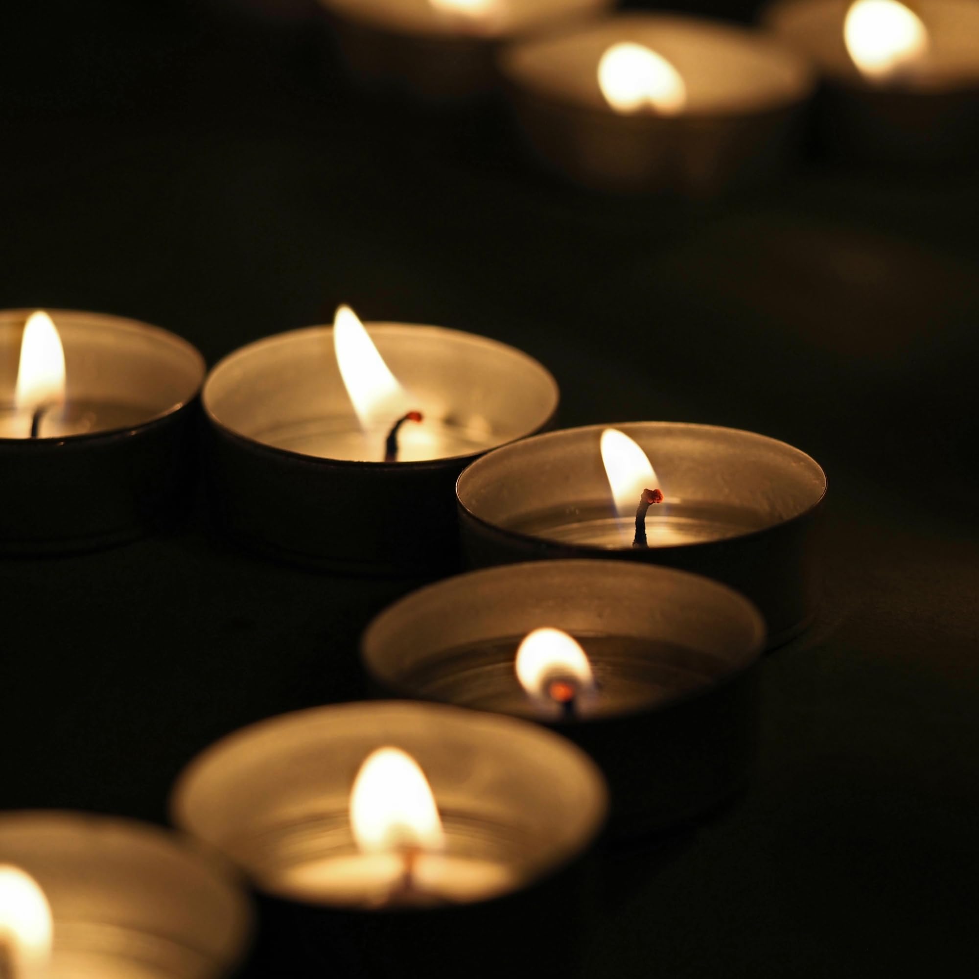 Leor & Lair Tealights ideal for power outages and emergency lighting.