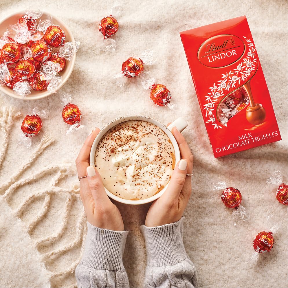 Pair Lindt LINDOR 70% with coffee for a dessert moment