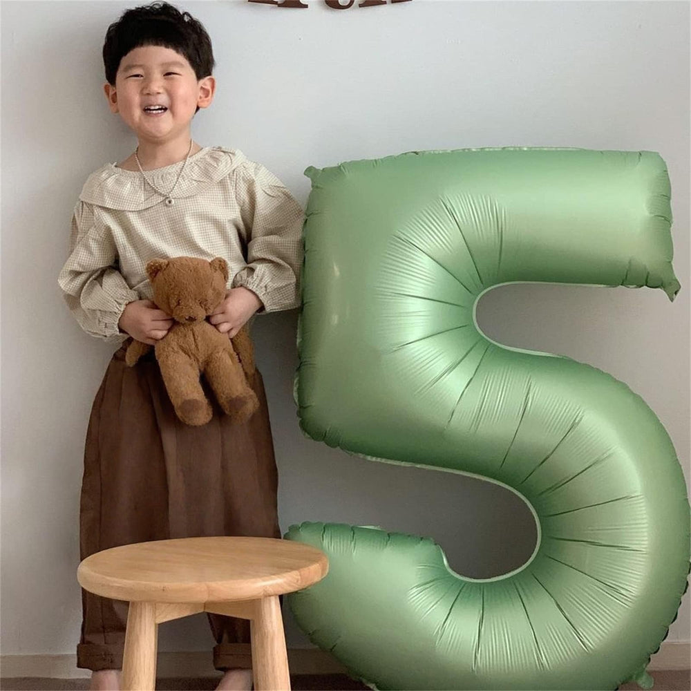 Lingqiang reusable foil balloon kit supports flexible decor for many occasions.