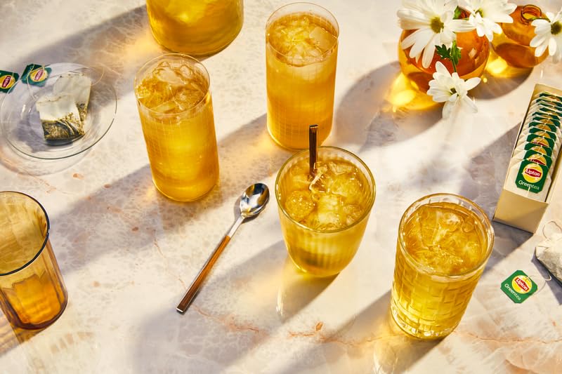 Lipton Green Tea jasmine aroma cup highlighting delicate fragrance and refreshment.
