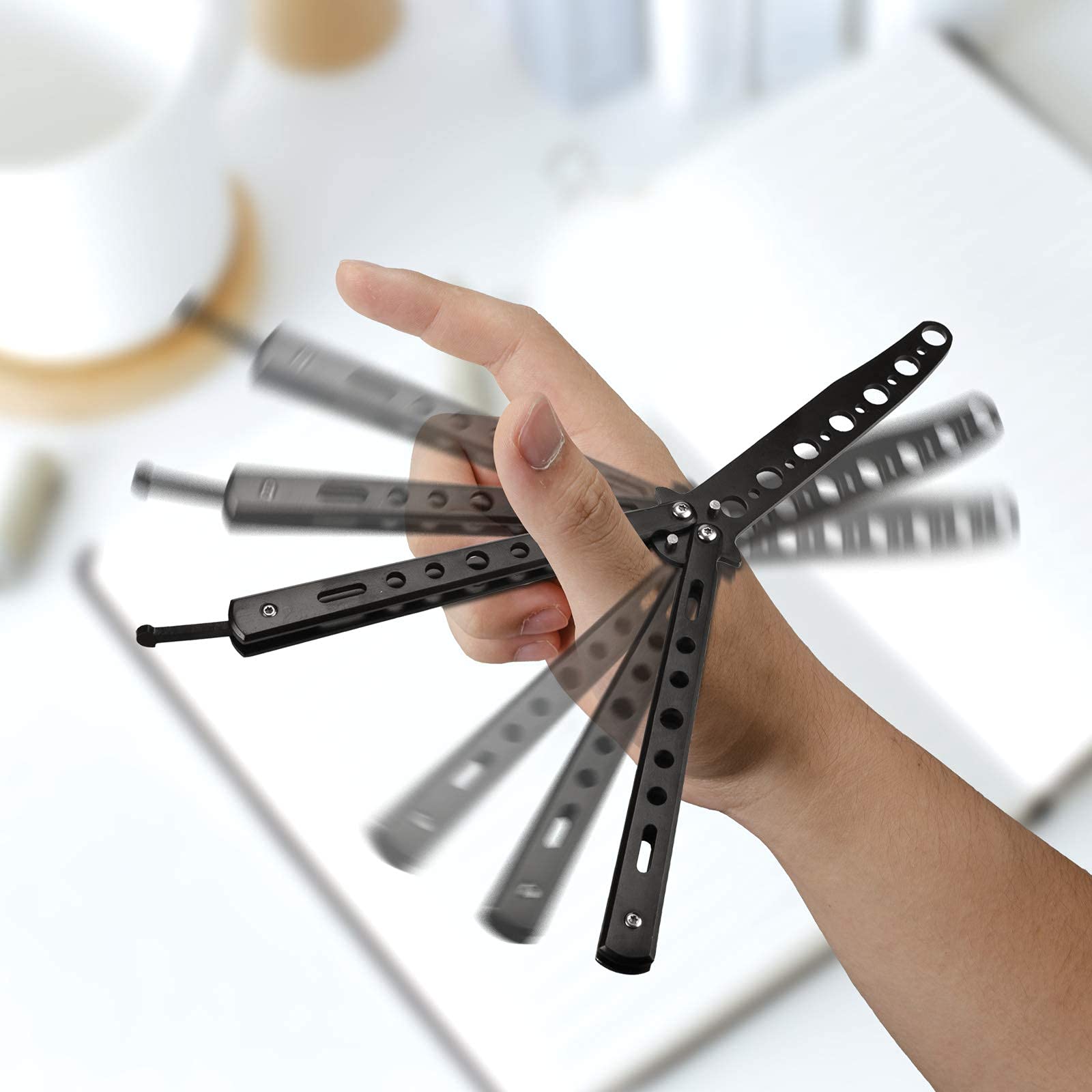 Little World Butterfly Knife Trainer ergonomic handle designed for comfortable sessions.