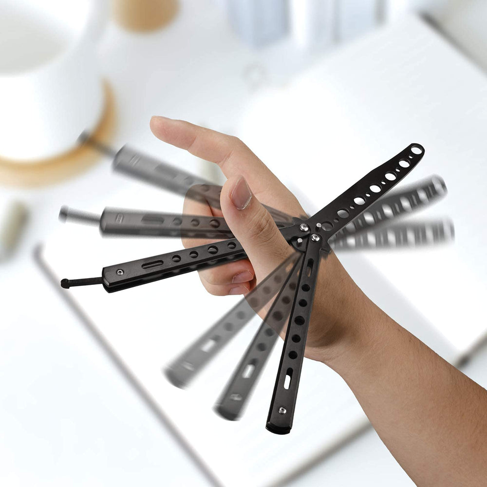 Little World Butterfly Knife Trainer ergonomic handle designed for comfortable sessions.