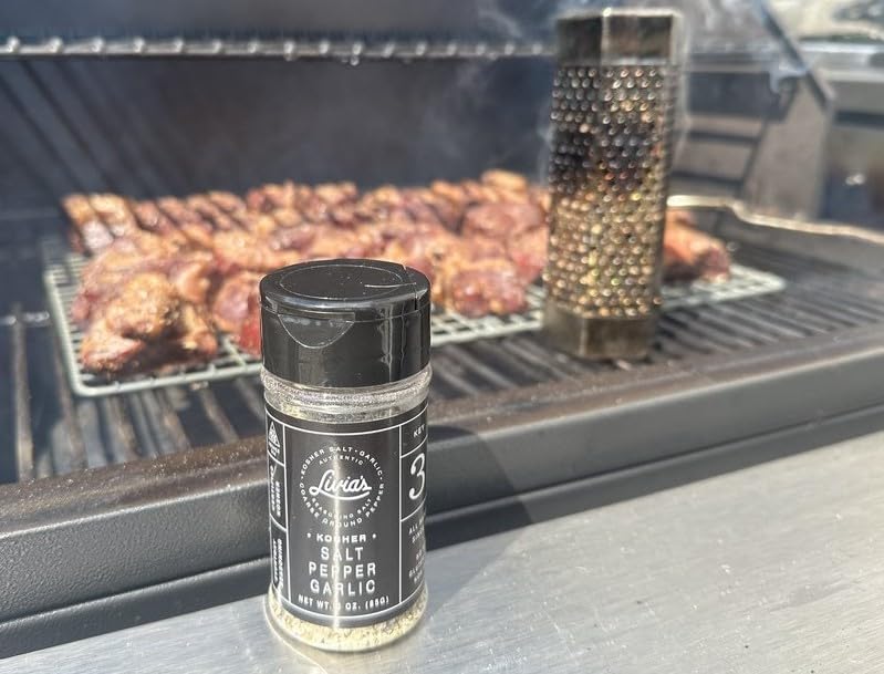 Livia’s SPG close-up texture shows the coarse grind that sticks during grilling.