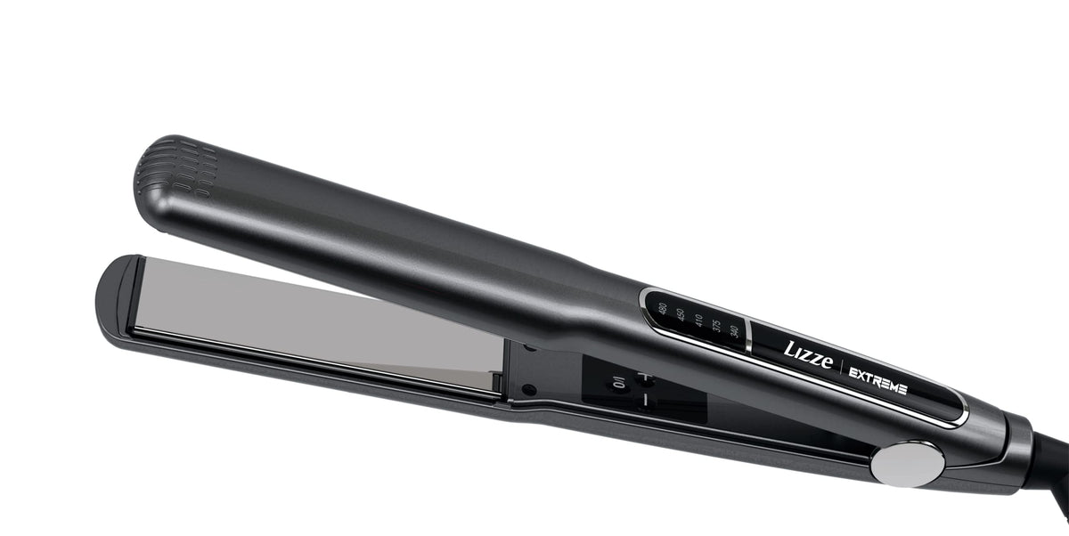 Lizze Extreme Straightener nano-titanium plates close-up for fast, smooth heat