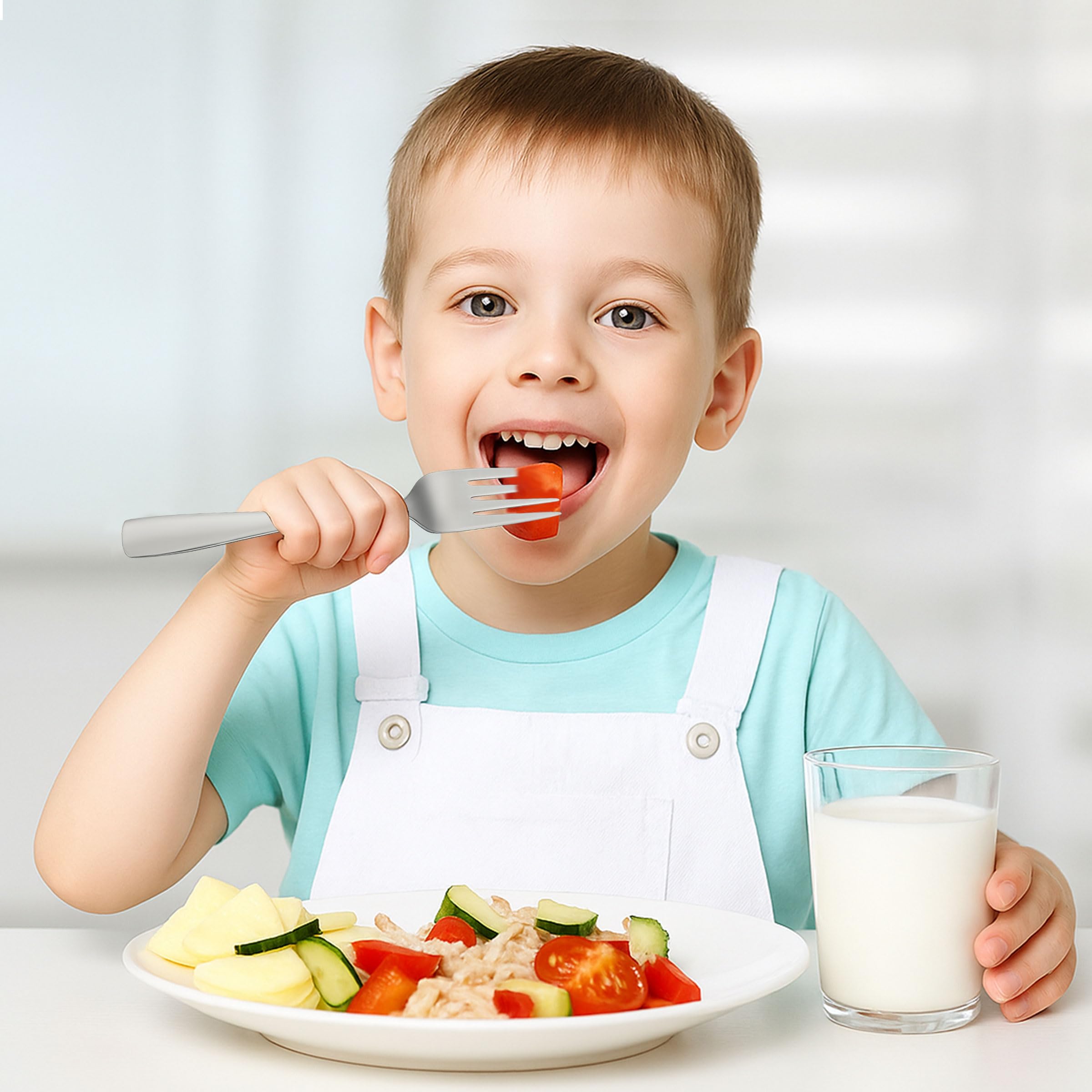 LOCONHA ergonomic handles designed for small hands and confident mealtimes.