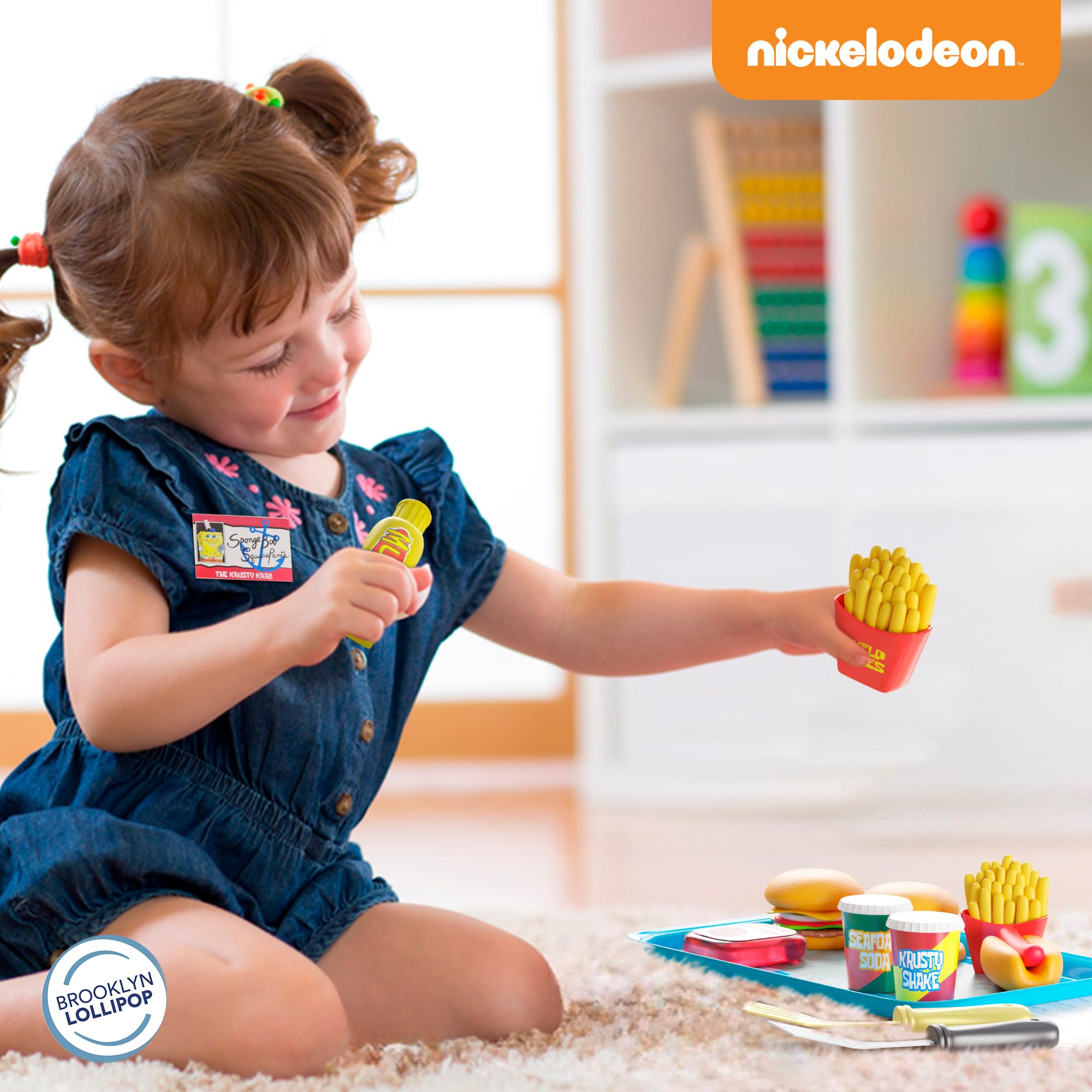Lollipop SpongeBob toy features for imaginative world-building.