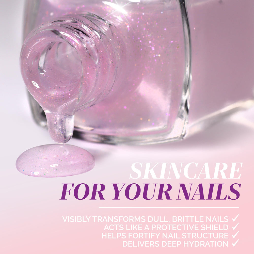 LONDONTOWN Glow Getter glossy finish on nails