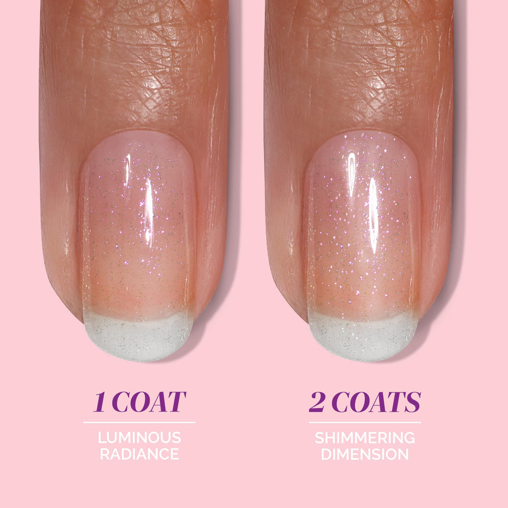 LONDONTOWN Glow Getter on fingers showing radiant shine