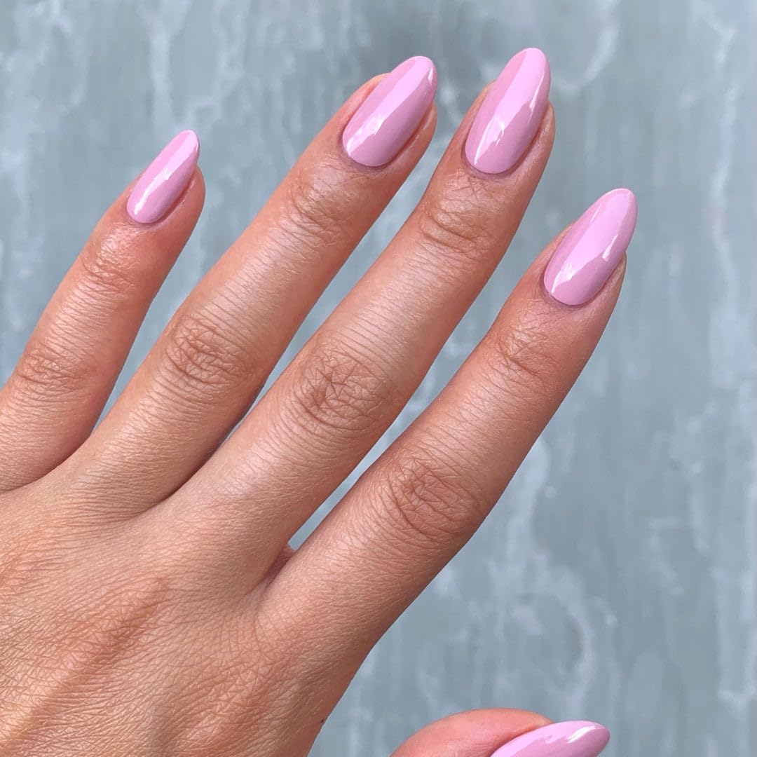 LONDONTOWN kur Flash Dry Top Coat on-the-go manicure setup ready.