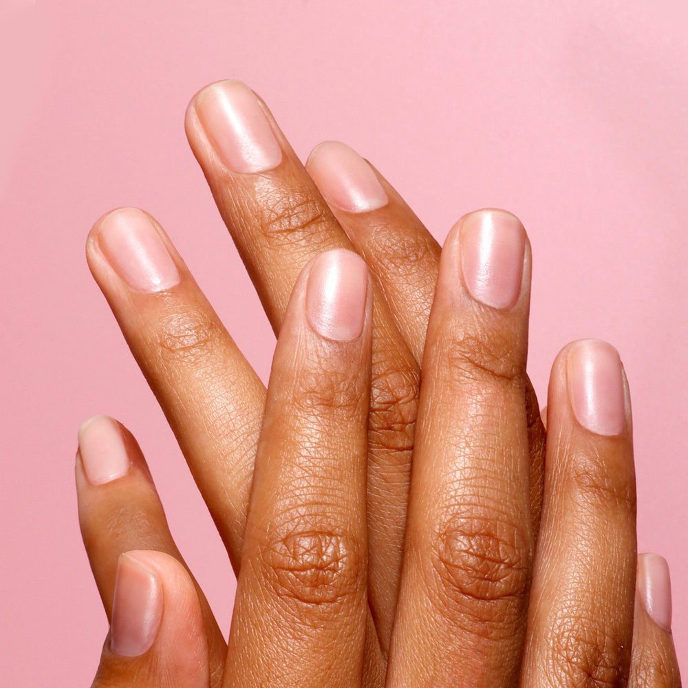 LONDONTOWN Kur Nail Ridge Filler texture application demonstrates a smooth finish