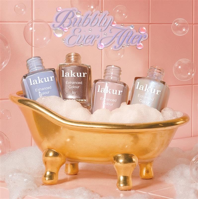 LONDONTOWN Lakur Dream State manicure on hand