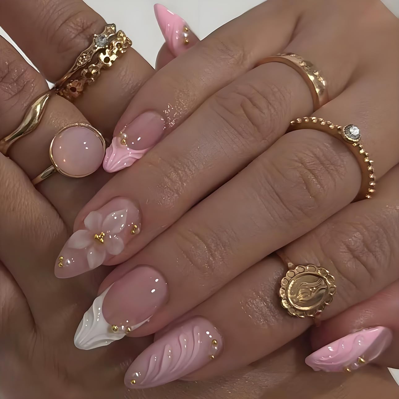 LPOODDNU glossy finish false nails provide vibrant color and salon-like shine.