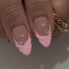 LPOODDNU 24-piece nail kit offers precise fit and versatile styles.