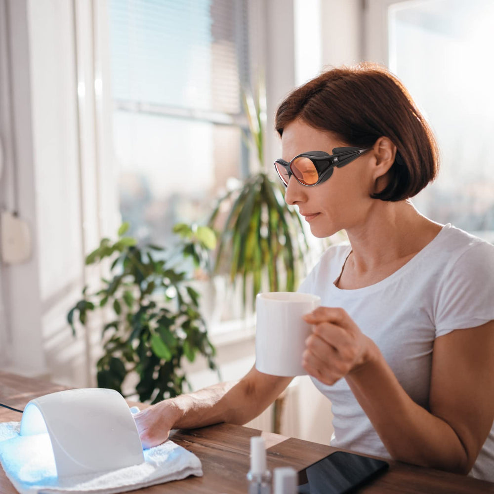 LPSAFP UV protection up to 400 nanometers for use near UV sources.