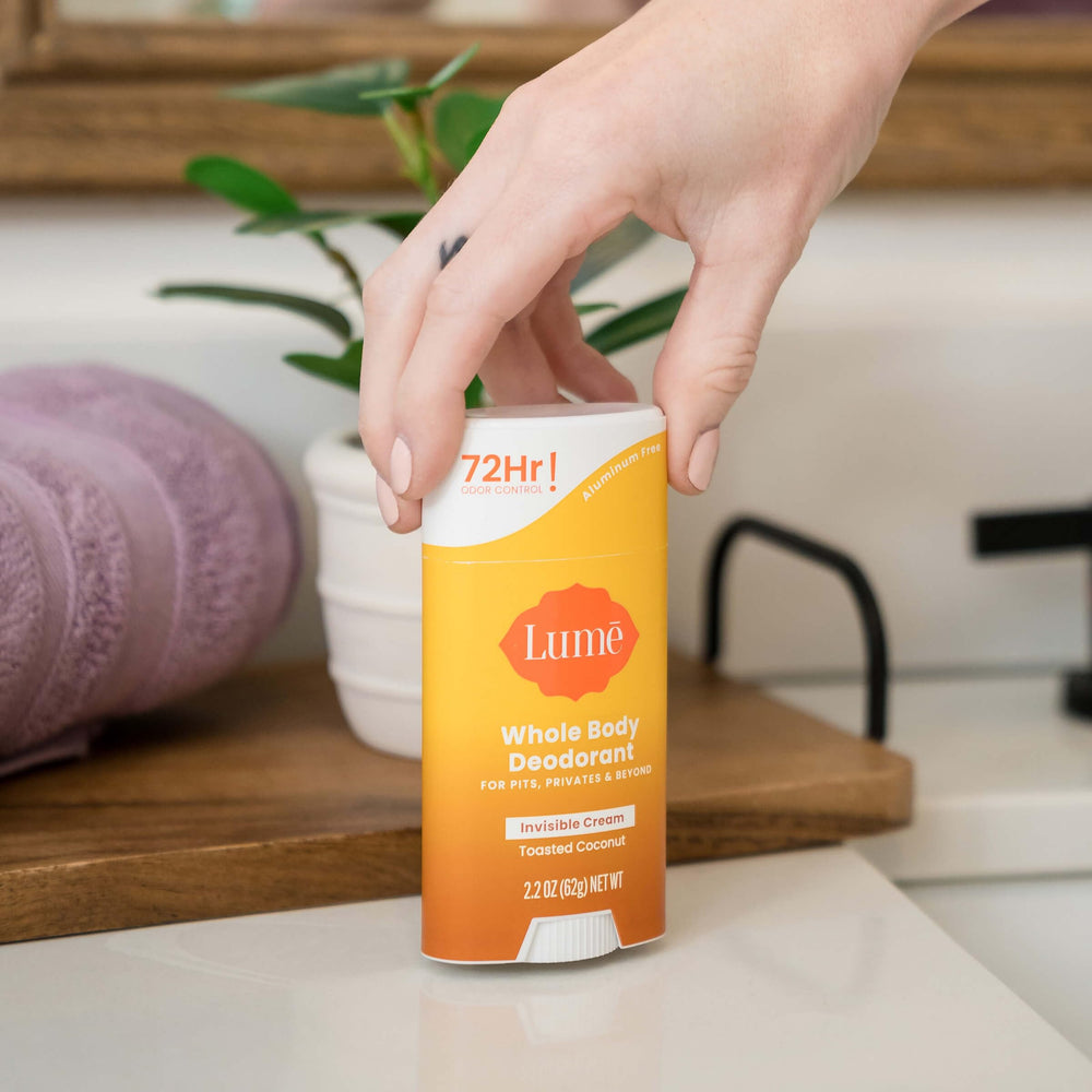Toasted coconut scent on skin conveys refreshing aroma.