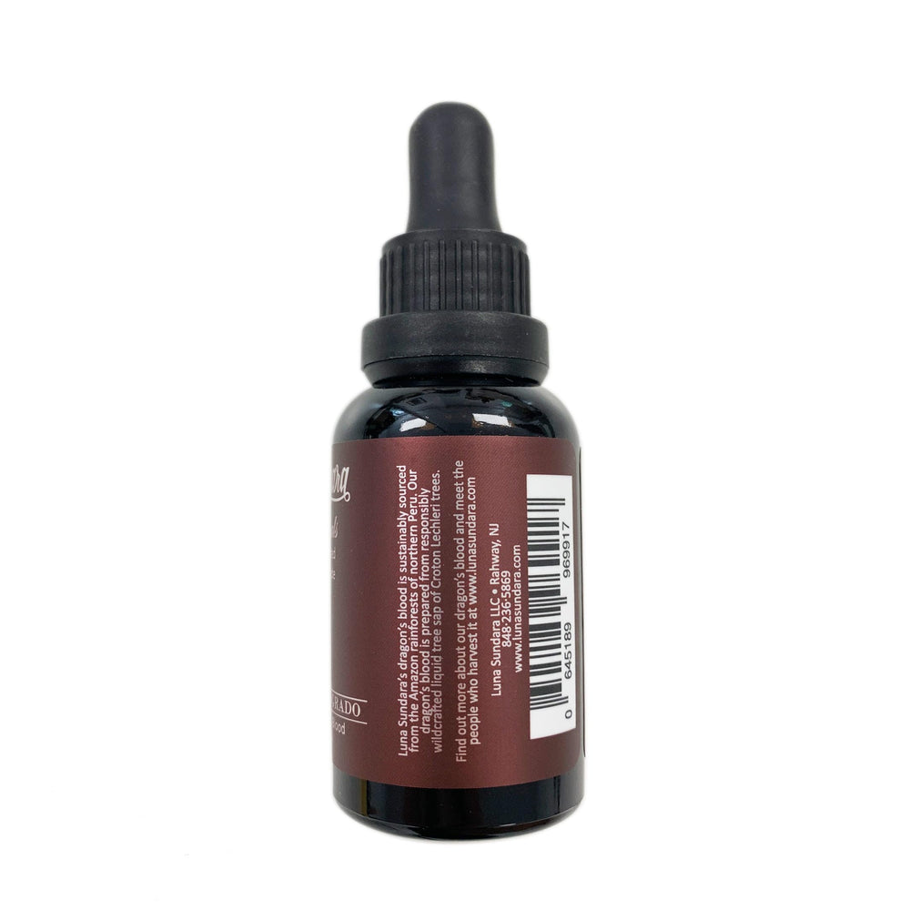 Luna Sundara resin texture close-up highlights natural origin and richness.