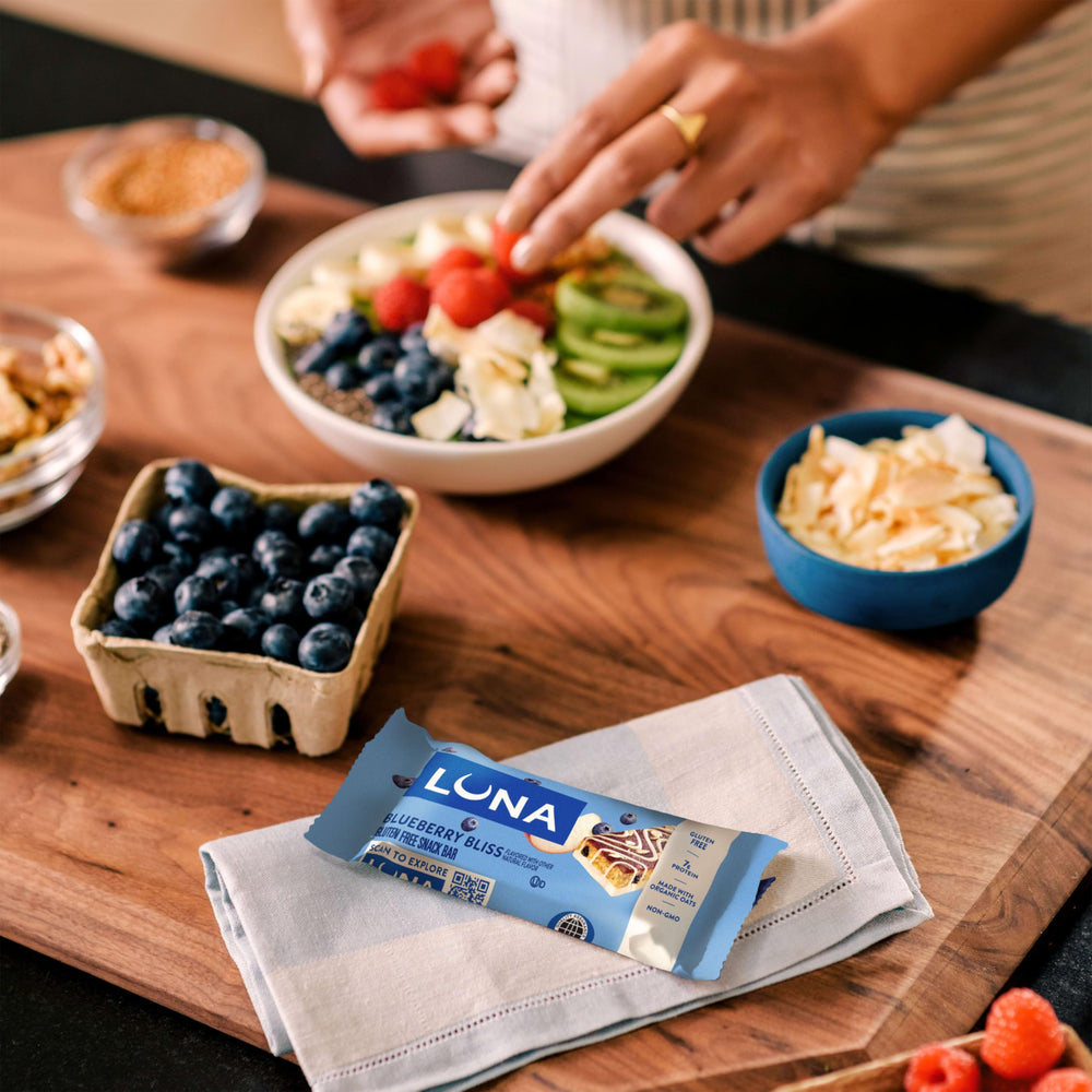 Luna Bar LemonZest bar bright citrus flavor for a quick lift