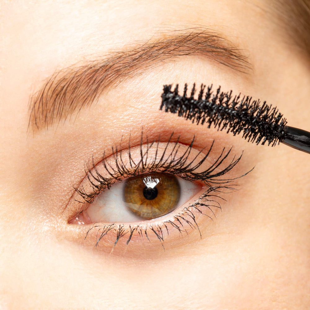 Swatch of Lune+Aster Eclipse Mascara on lashes highlighting tubing formula