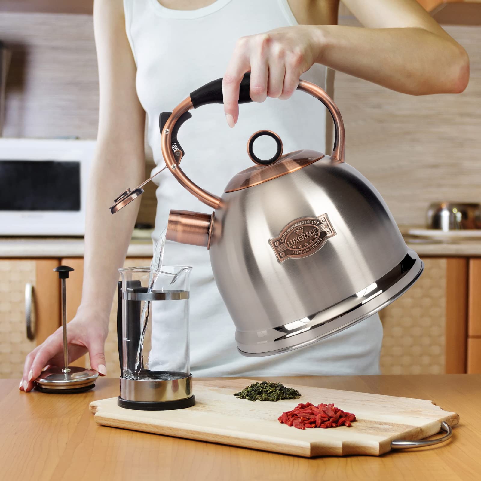 LuxGrace whistling kettle emits clear boil alarm for busy cooks.