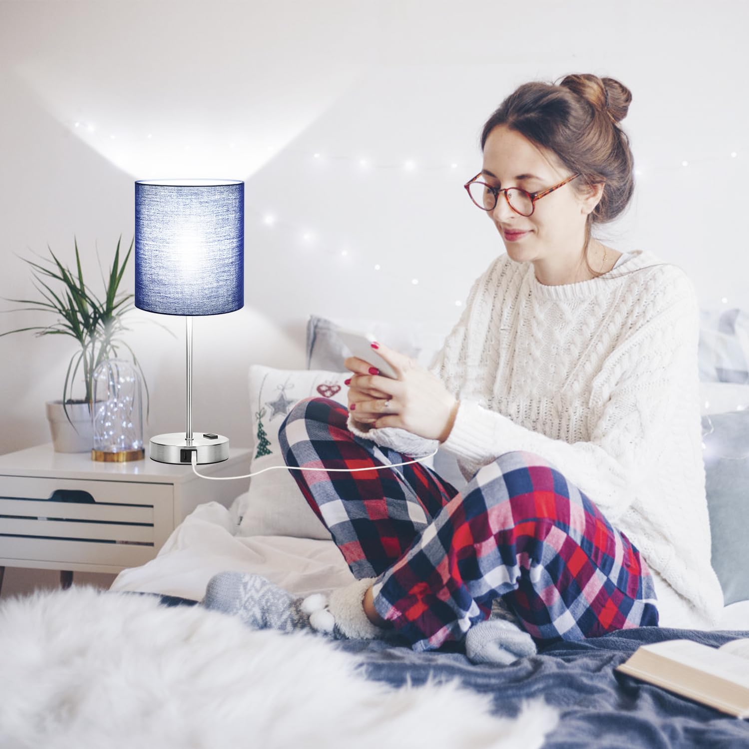Lynnoland dual USB ports plus AC outlet reduce clutter at night.