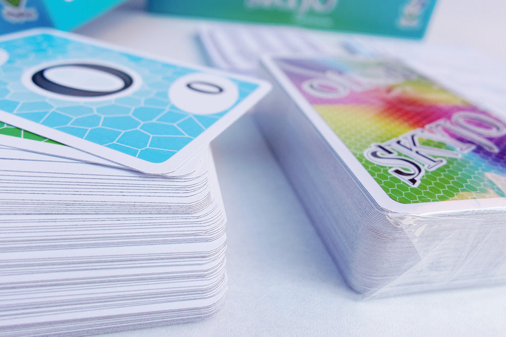 Magilano Skyjo cards face up and down influence decisions.