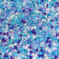 Manvscakes Sprinkles purple-metallic shine enhances cakes and cupcakes.