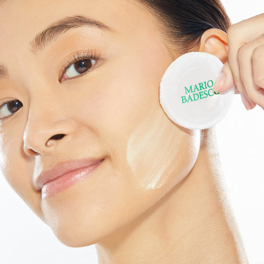 Mario Badescu powder absorbs oil with kaolin clay for a shine-free complexion.