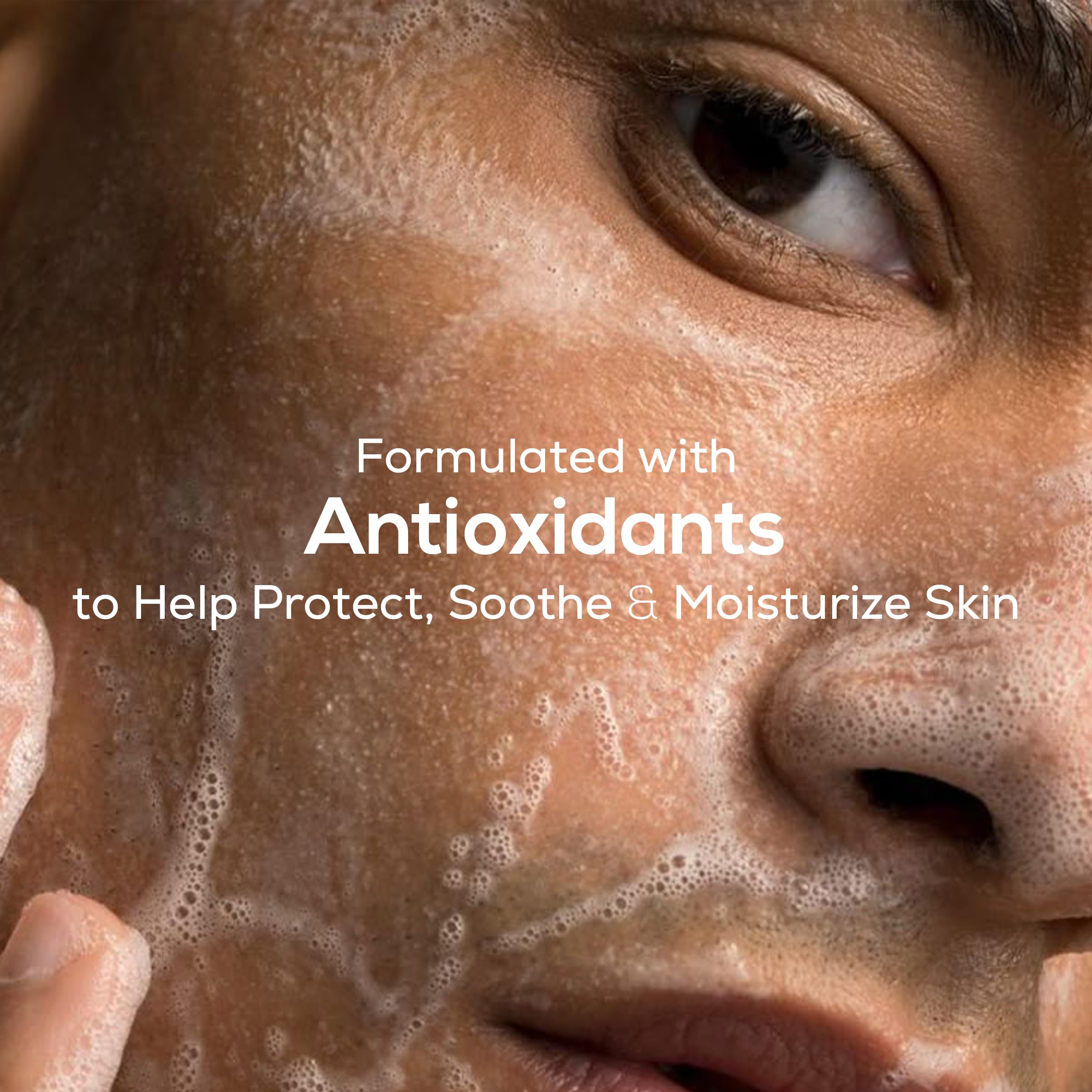 MARLOWE No. 121 natural extracts close-up shows antioxidant-rich formula helps nourish skin.