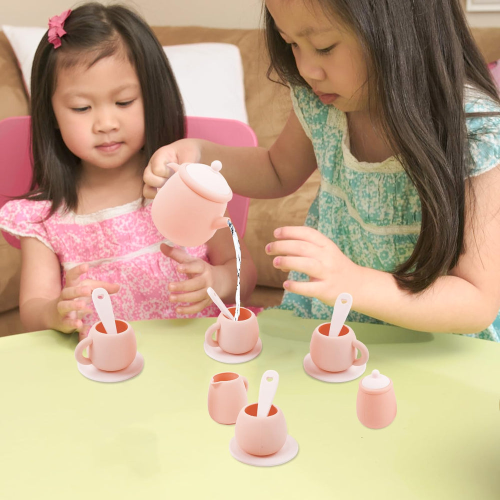 Dishwasher‑safe silicone set cleans quickly after playtime