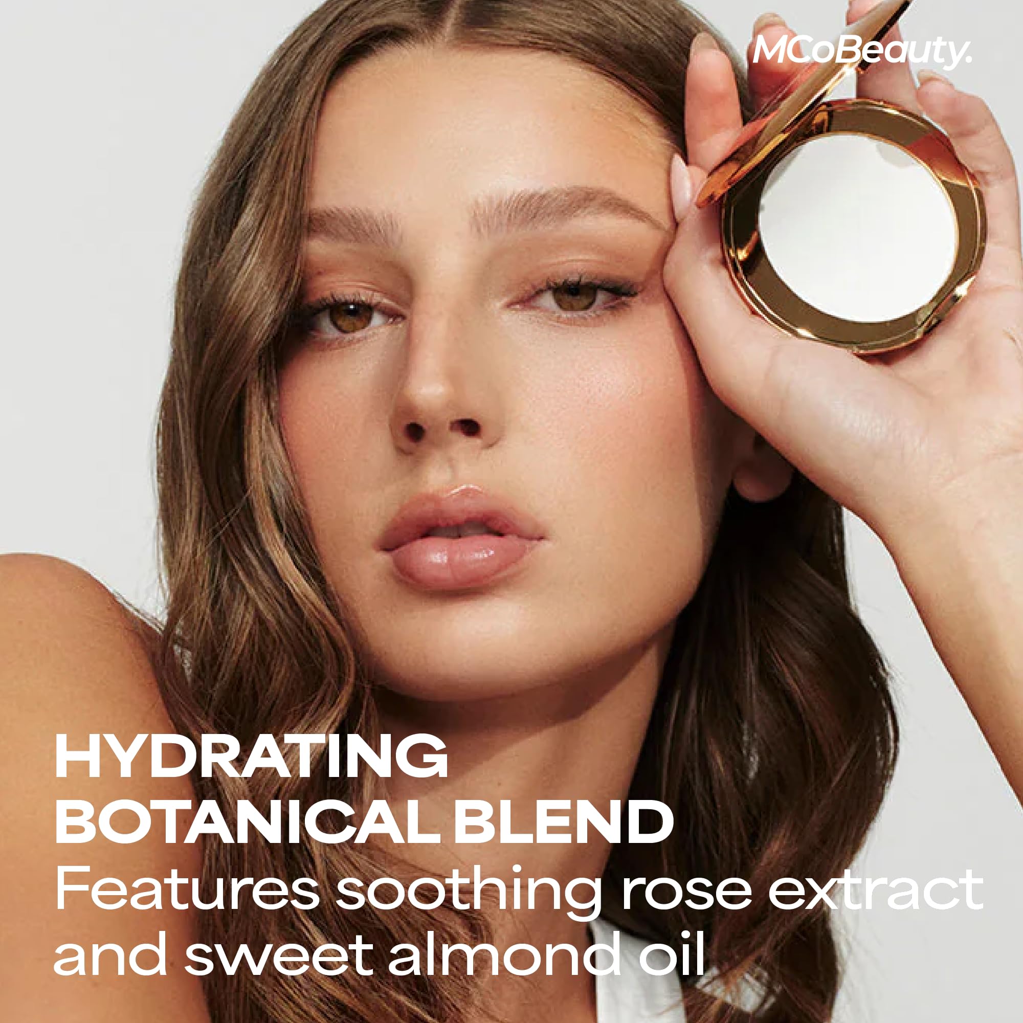 MCoBeauty Miracle Flawless powder close-up shows lightweight texture.