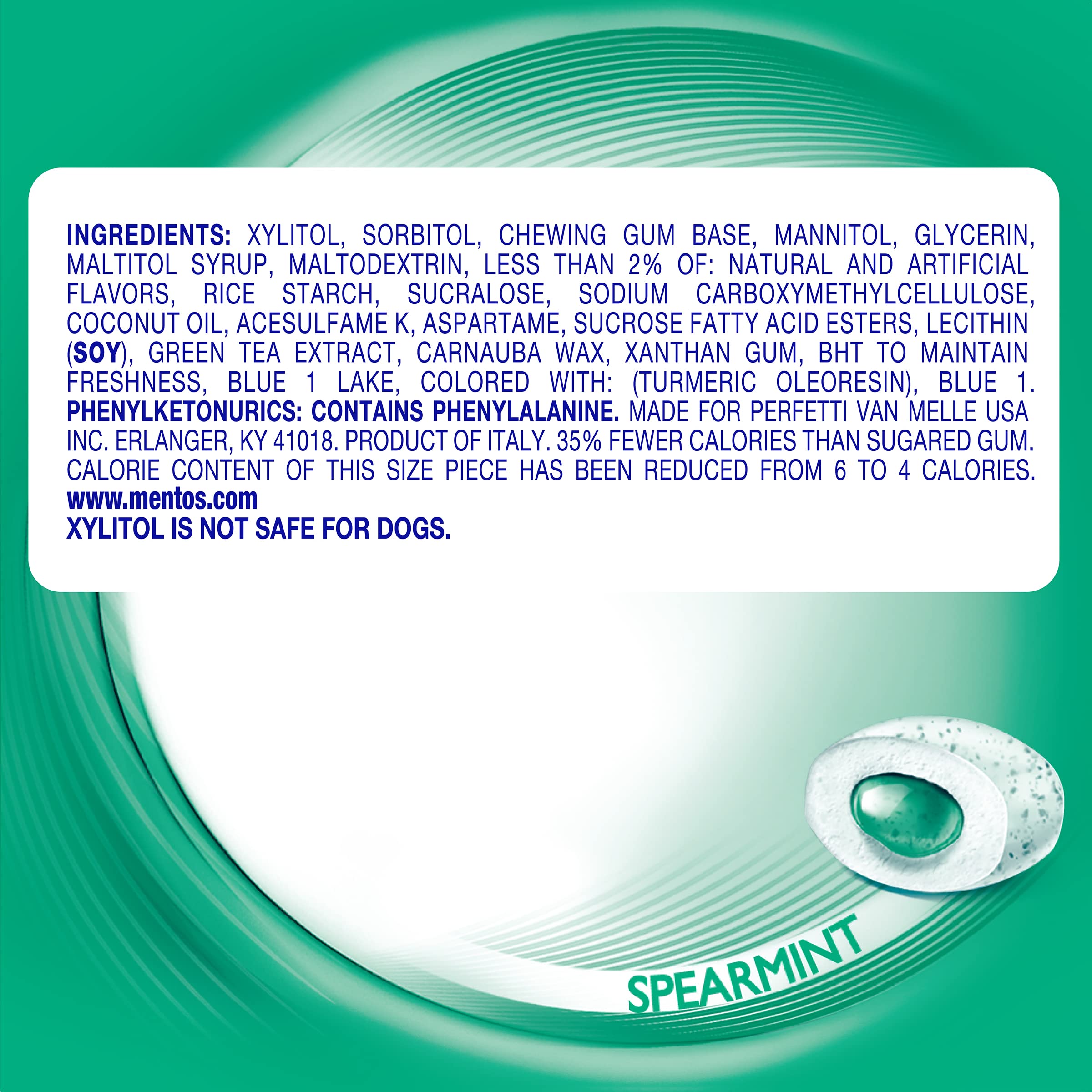 MENTOS Pure Fresh Sugar-Free Gum Spearmint desk-use image highlights long-lasting flavor during work.
