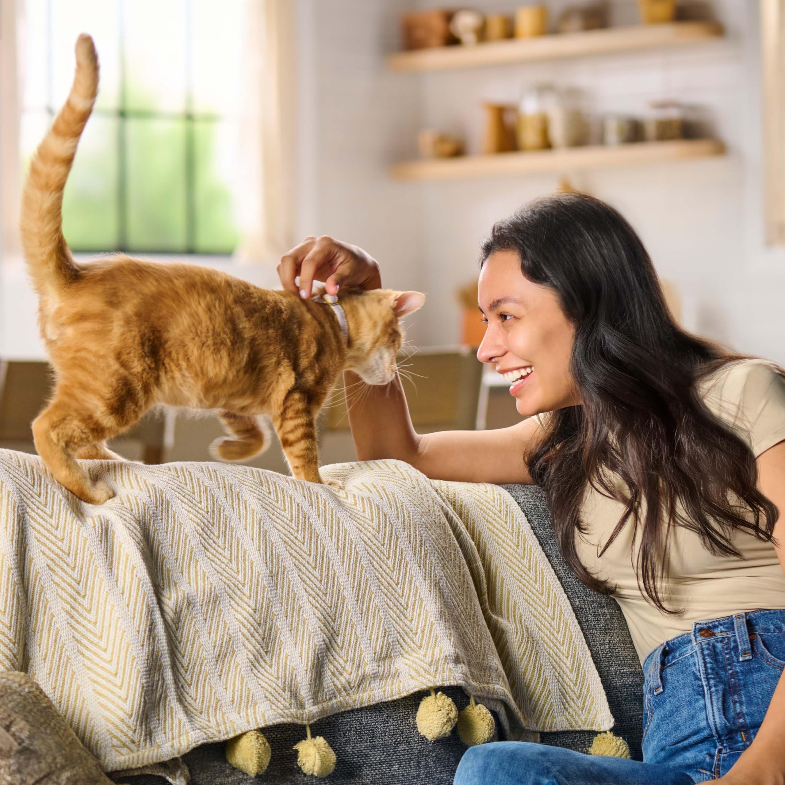 Meow Mix Gravy Bursts adult cat nutrition and balance